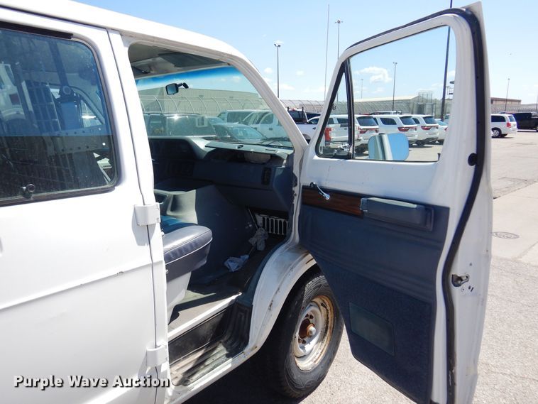 image for item LT9617 1991 Dodge Ram Wagon 350  van