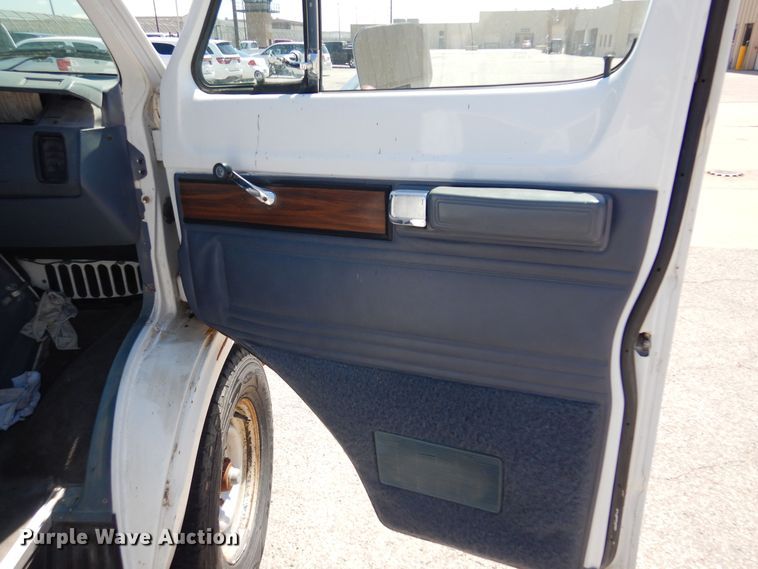 image for item LT9617 1991 Dodge Ram Wagon 350  van