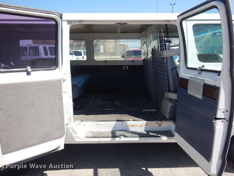 image for item LT9617 1991 Dodge Ram Wagon 350  van