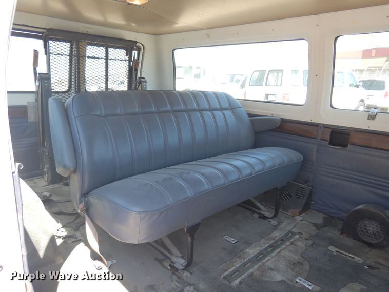 image for item LT9617 1991 Dodge Ram Wagon 350  van