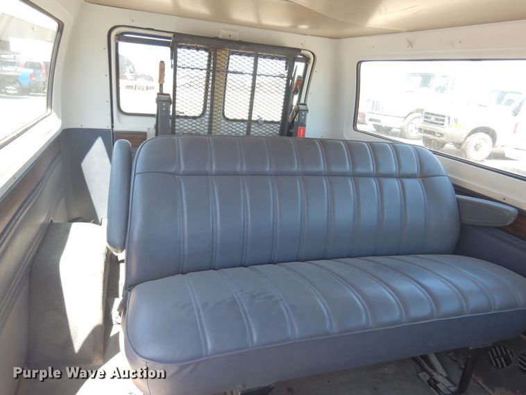 image for item LT9617 1991 Dodge Ram Wagon 350  van