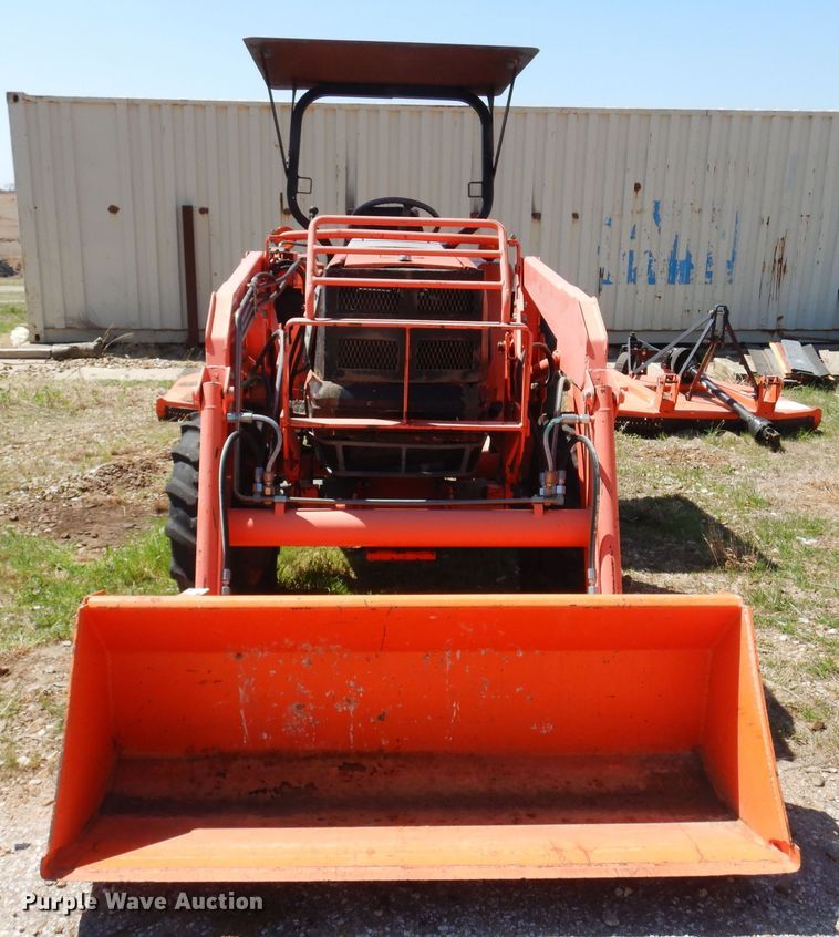 image for item LT9618 Kubota L3300  MFWD tractor