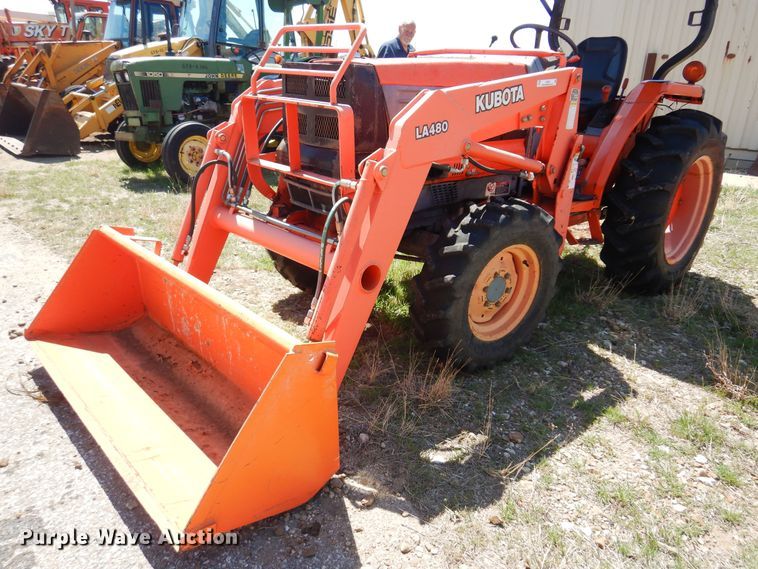 image for item LT9618 Kubota L3300  MFWD tractor