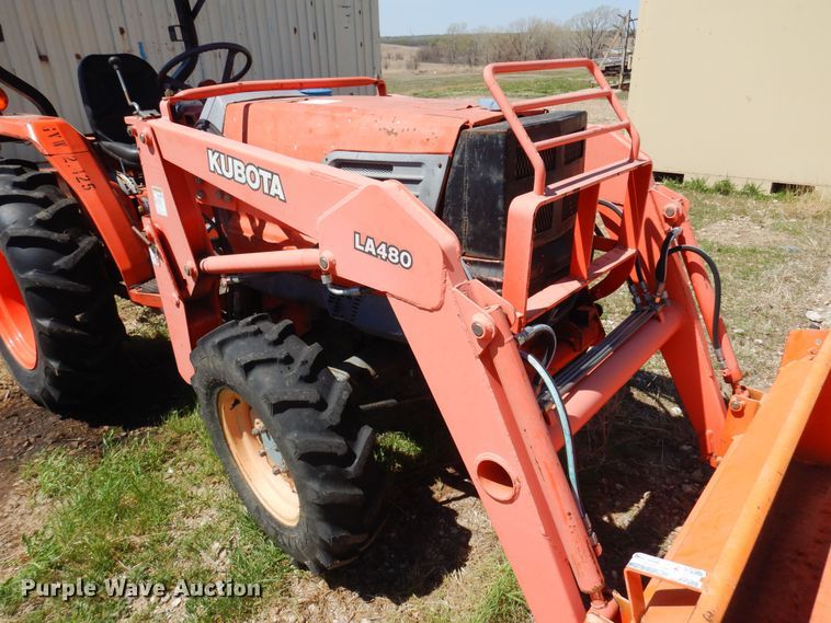 image for item LT9618 Kubota L3300  MFWD tractor