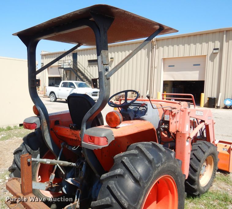 image for item LT9618 Kubota L3300  MFWD tractor
