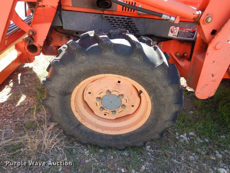 image for item LT9618 Kubota L3300  MFWD tractor