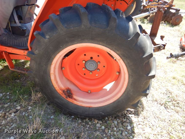 image for item LT9618 Kubota L3300  MFWD tractor
