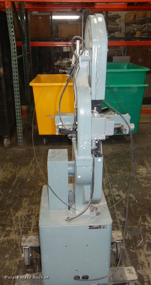 image for item LT9624 Delta  bandsaw
