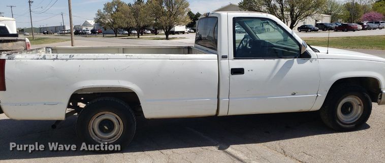 image for item LT9713 1992 Chevrolet C1500  pickup truck