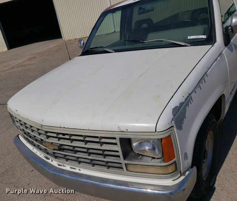 image for item LT9713 1992 Chevrolet C1500  pickup truck