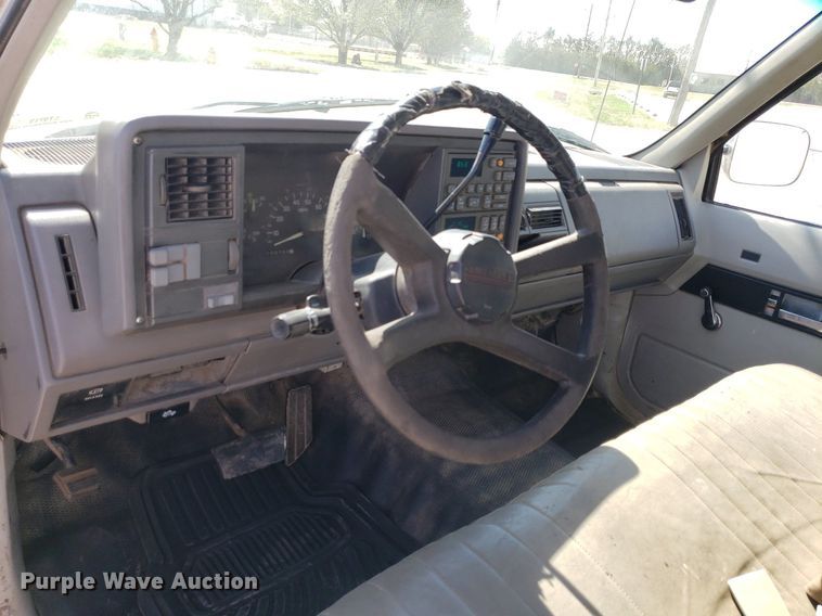 image for item LT9713 1992 Chevrolet C1500  pickup truck