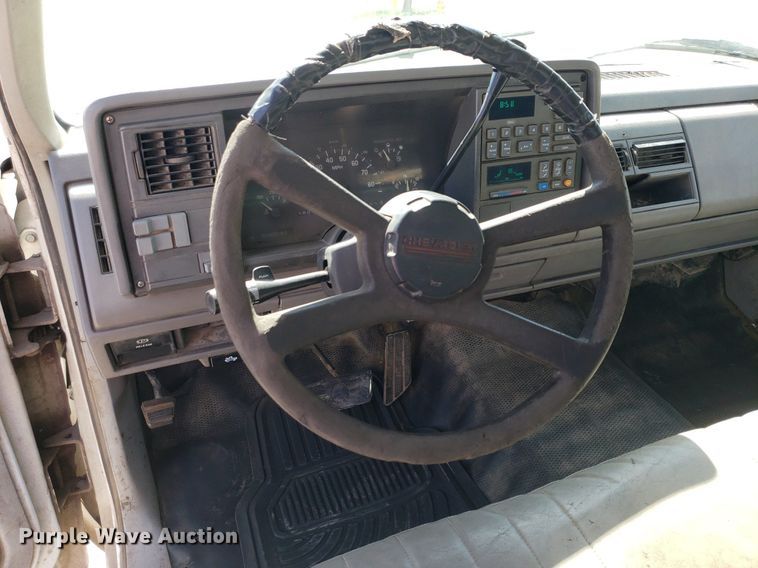 image for item LT9713 1992 Chevrolet C1500  pickup truck