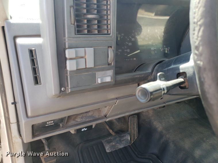 image for item LT9713 1992 Chevrolet C1500  pickup truck