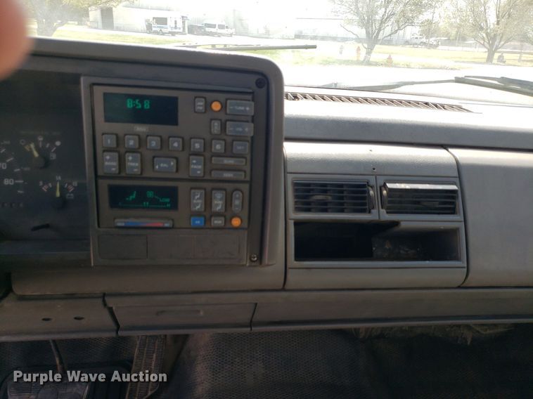 image for item LT9713 1992 Chevrolet C1500  pickup truck