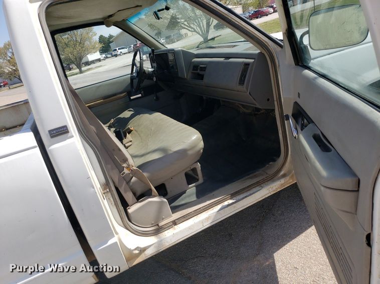 image for item LT9713 1992 Chevrolet C1500  pickup truck