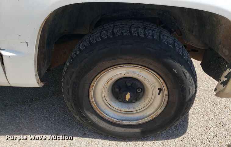 image for item LT9713 1992 Chevrolet C1500  pickup truck