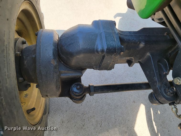 image for item LV9506 2006 John Deere 3320  MFWD tractor