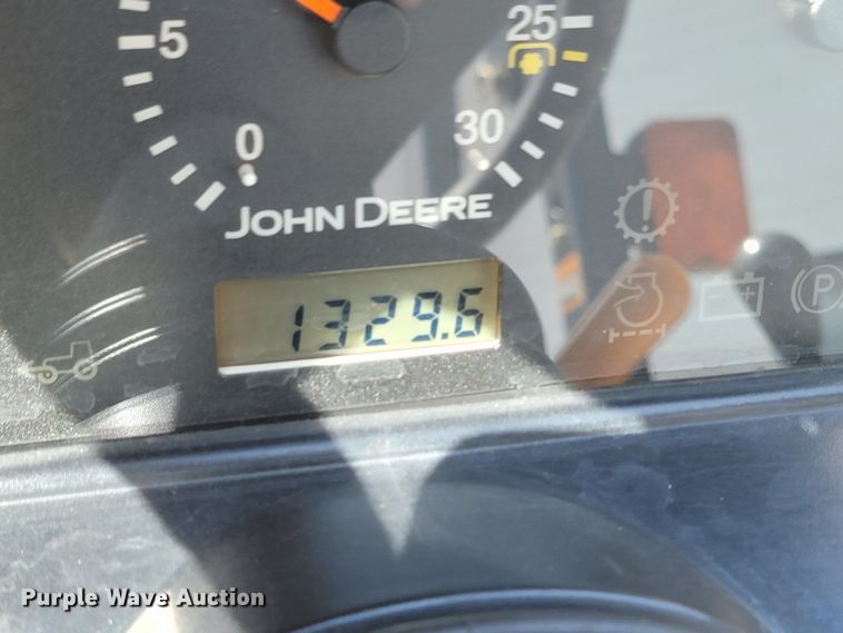 image for item LV9506 2006 John Deere 3320  MFWD tractor