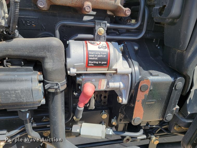 image for item LV9506 2006 John Deere 3320  MFWD tractor