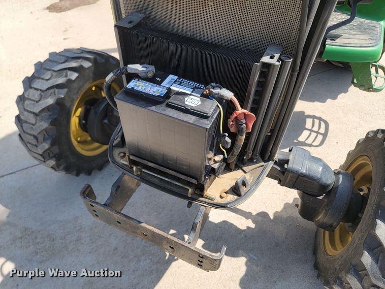 image for item LV9506 2006 John Deere 3320  MFWD tractor