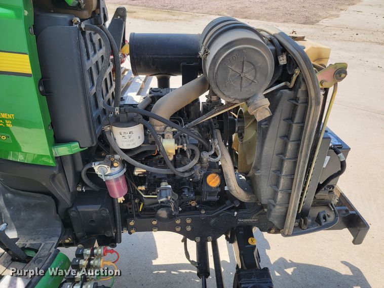 image for item LV9506 2006 John Deere 3320  MFWD tractor