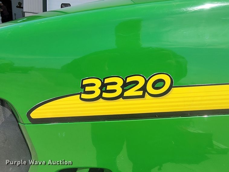 image for item LV9506 2006 John Deere 3320  MFWD tractor
