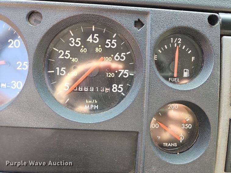 image for item MB9970 1998 Freightliner FL80  pumper fire truck