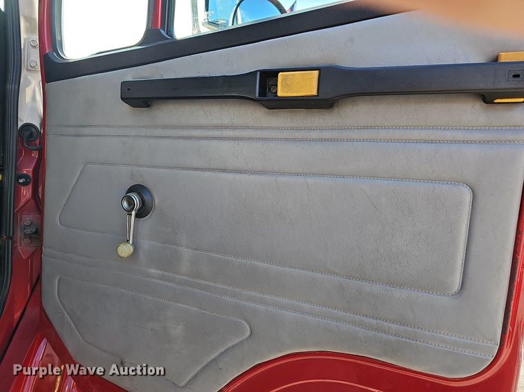 image for item MB9970 1998 Freightliner FL80  pumper fire truck