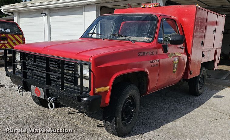 image for item MB9987 1986 Chevrolet D30  rescue pickup