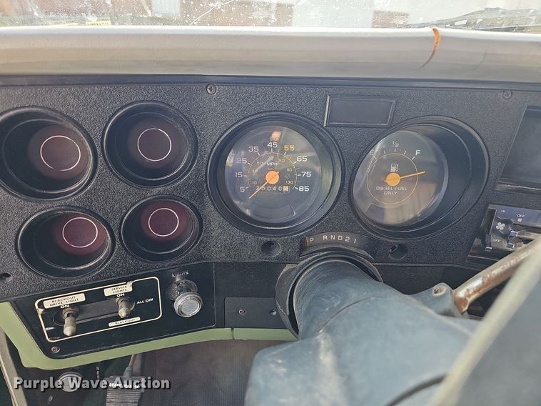 image for item MB9987 1986 Chevrolet D30  rescue pickup