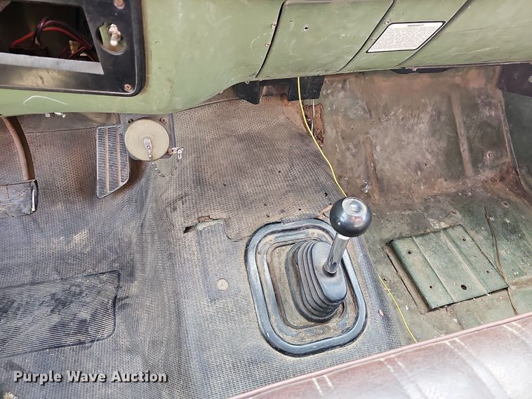 image for item MB9987 1986 Chevrolet D30  rescue pickup