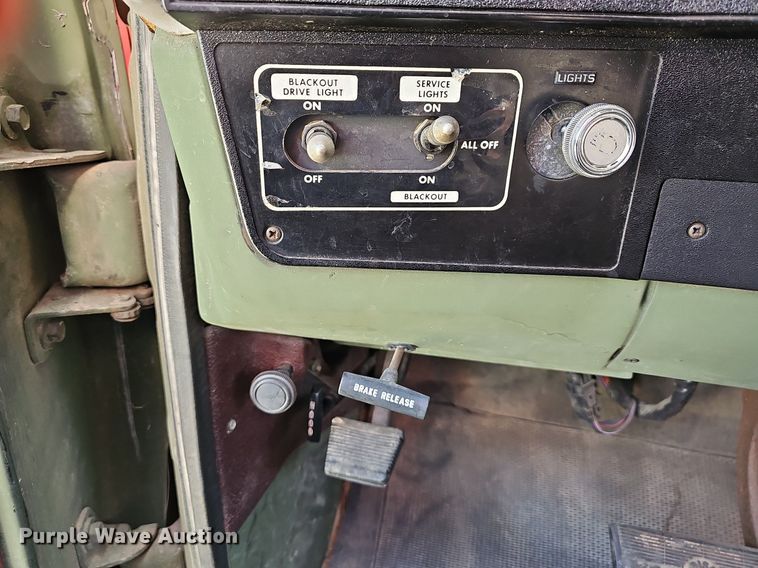 image for item MB9987 1986 Chevrolet D30  rescue pickup