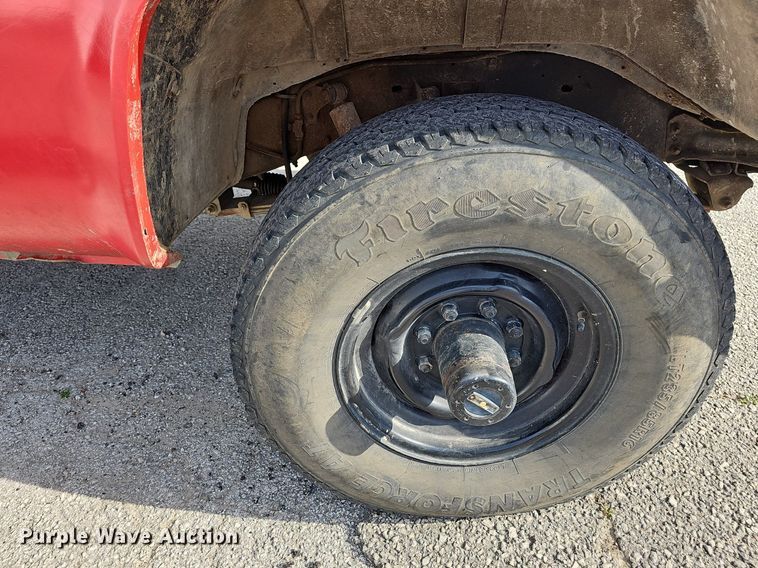 image for item MB9987 1986 Chevrolet D30  rescue pickup