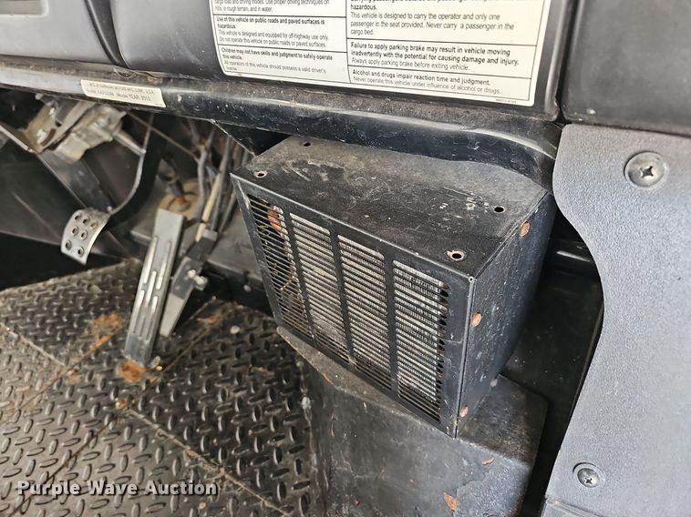 image for item MB9988 2010 Kawasaki Mule 4010  utility vehicle