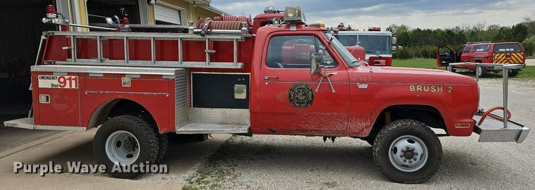 image for item MB9989 1975 Dodge  pumper fire truck