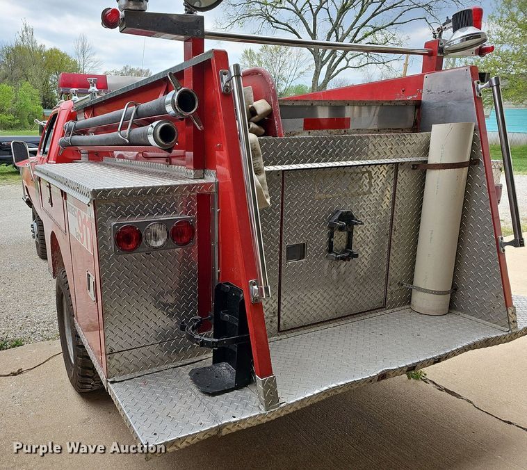 image for item MB9989 1975 Dodge  pumper fire truck