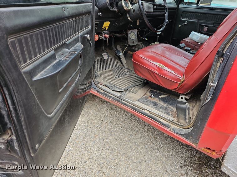 image for item MB9989 1975 Dodge  pumper fire truck