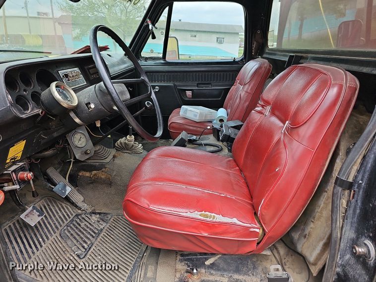 image for item MB9989 1975 Dodge  pumper fire truck