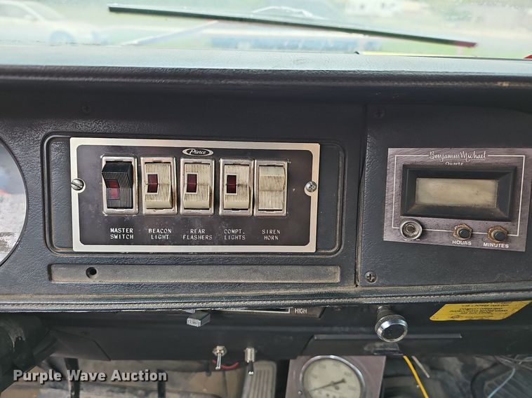 image for item MB9989 1975 Dodge  pumper fire truck