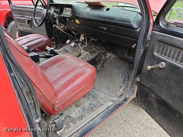 image for item MB9989 1975 Dodge  pumper fire truck