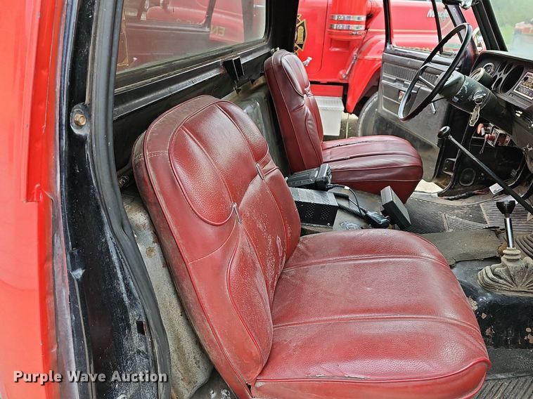 image for item MB9989 1975 Dodge  pumper fire truck