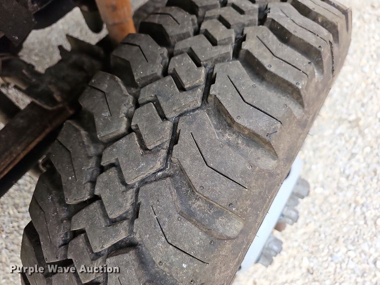 image for item MB9989 1975 Dodge  pumper fire truck