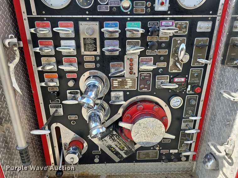 image for item MB9990 1989 Pierce  pumper fire truck