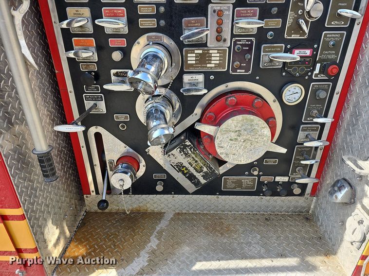 image for item MB9990 1989 Pierce  pumper fire truck