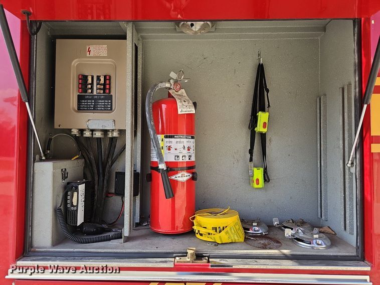 image for item MB9990 1989 Pierce  pumper fire truck