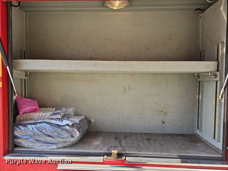 image for item MB9990 1989 Pierce  pumper fire truck