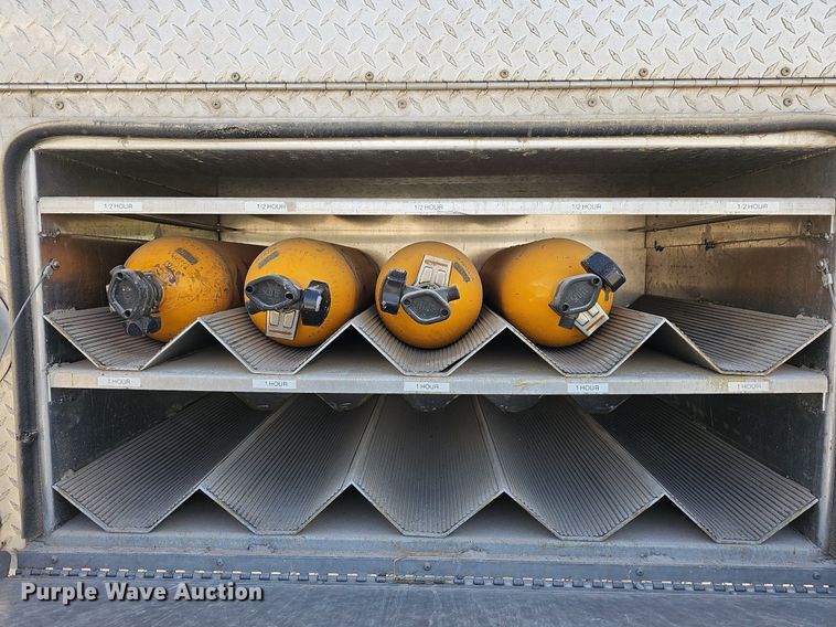 image for item MB9990 1989 Pierce  pumper fire truck