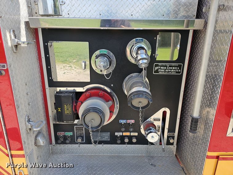 image for item MB9990 1989 Pierce  pumper fire truck