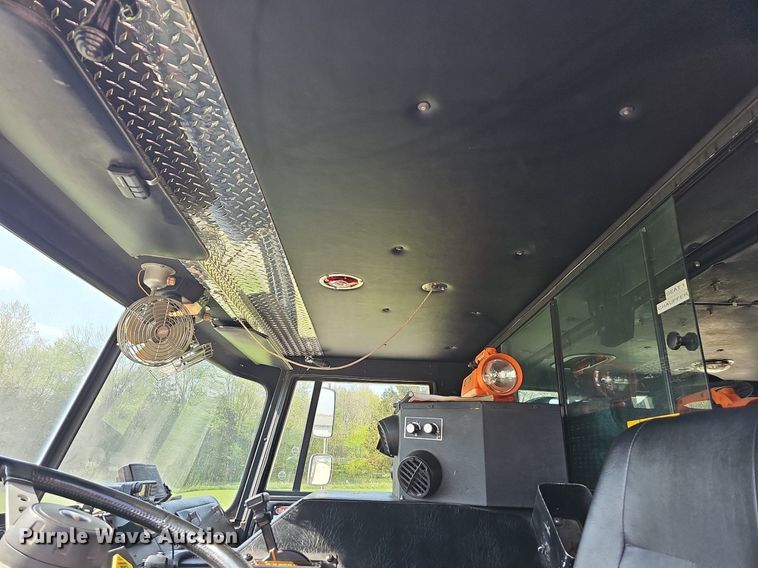 image for item MB9990 1989 Pierce  pumper fire truck