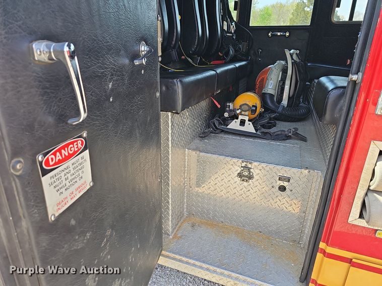 image for item MB9990 1989 Pierce  pumper fire truck